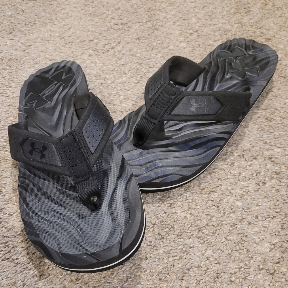 Under Armour Black and Gray Sporty Slide Sandals